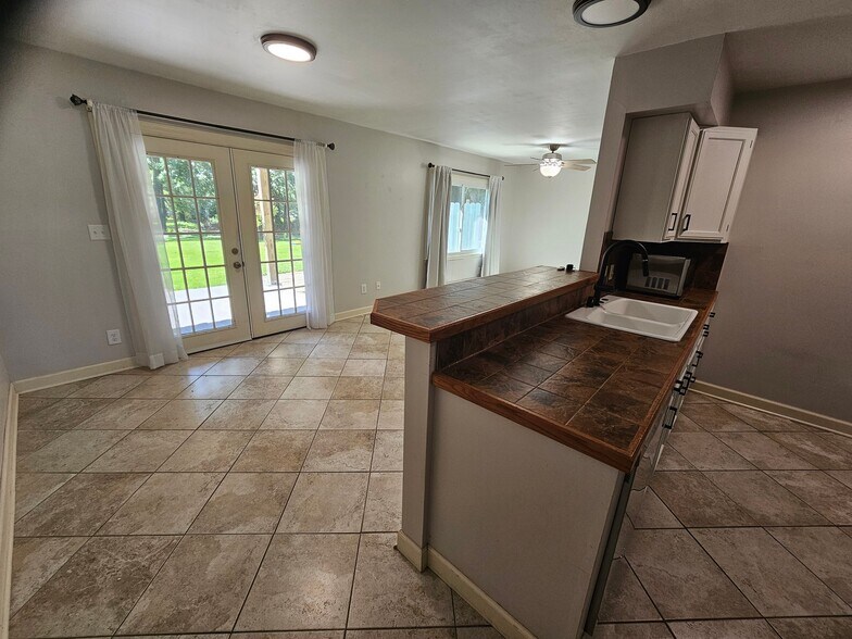 Building Photo - 1623 Kettle Cove Ct