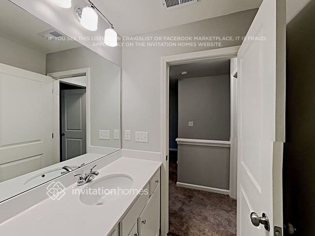 Building Photo - 229 N Fortune Way