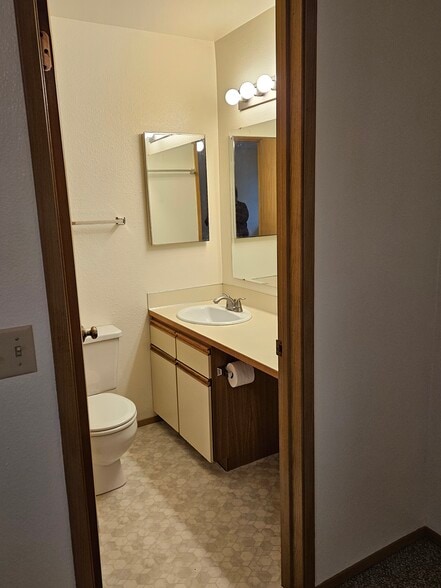 Building Photo - 3011 NE 147th St