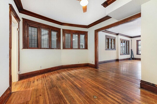 Building Photo - 572 Madison Ave SE