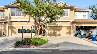 Building Photo - Spacious, light, bright 2 Master BR, 2-car...