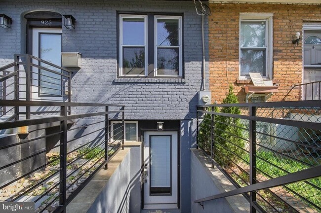 Building Photo - 925 Delafield Pl NW