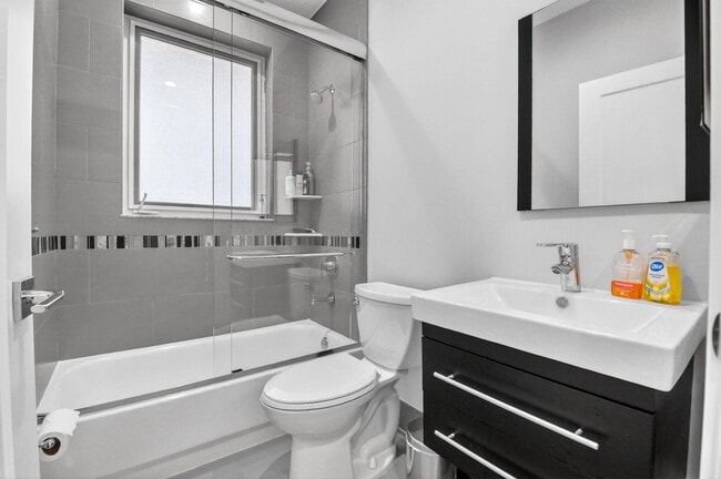 Building Photo - 5063 Ventura Dr