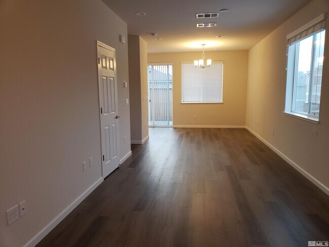 Building Photo - 3655 Oaklawn St