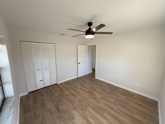 Building Photo - 440 Glenwood Dr