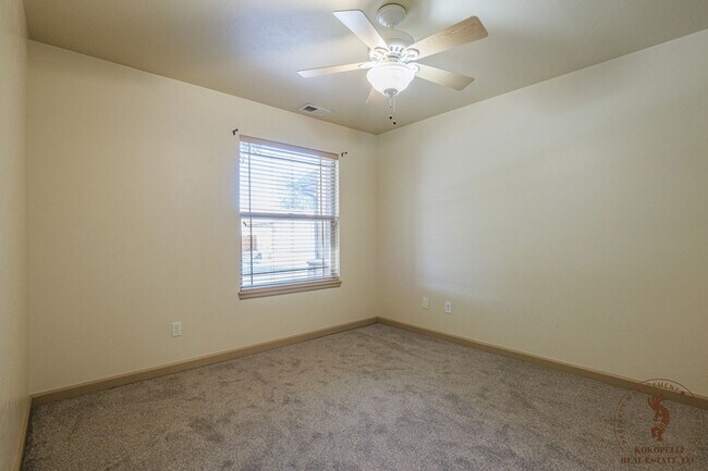 Building Photo - 3090 Aberdeen Ln