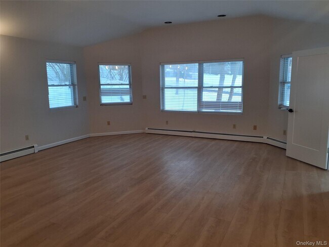 Building Photo - 37 Center Hill Rd