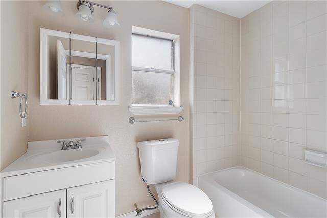 Building Photo - 1402 Shakespeare Ct