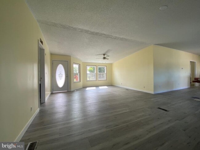 Building Photo - 22098 Highland Rd