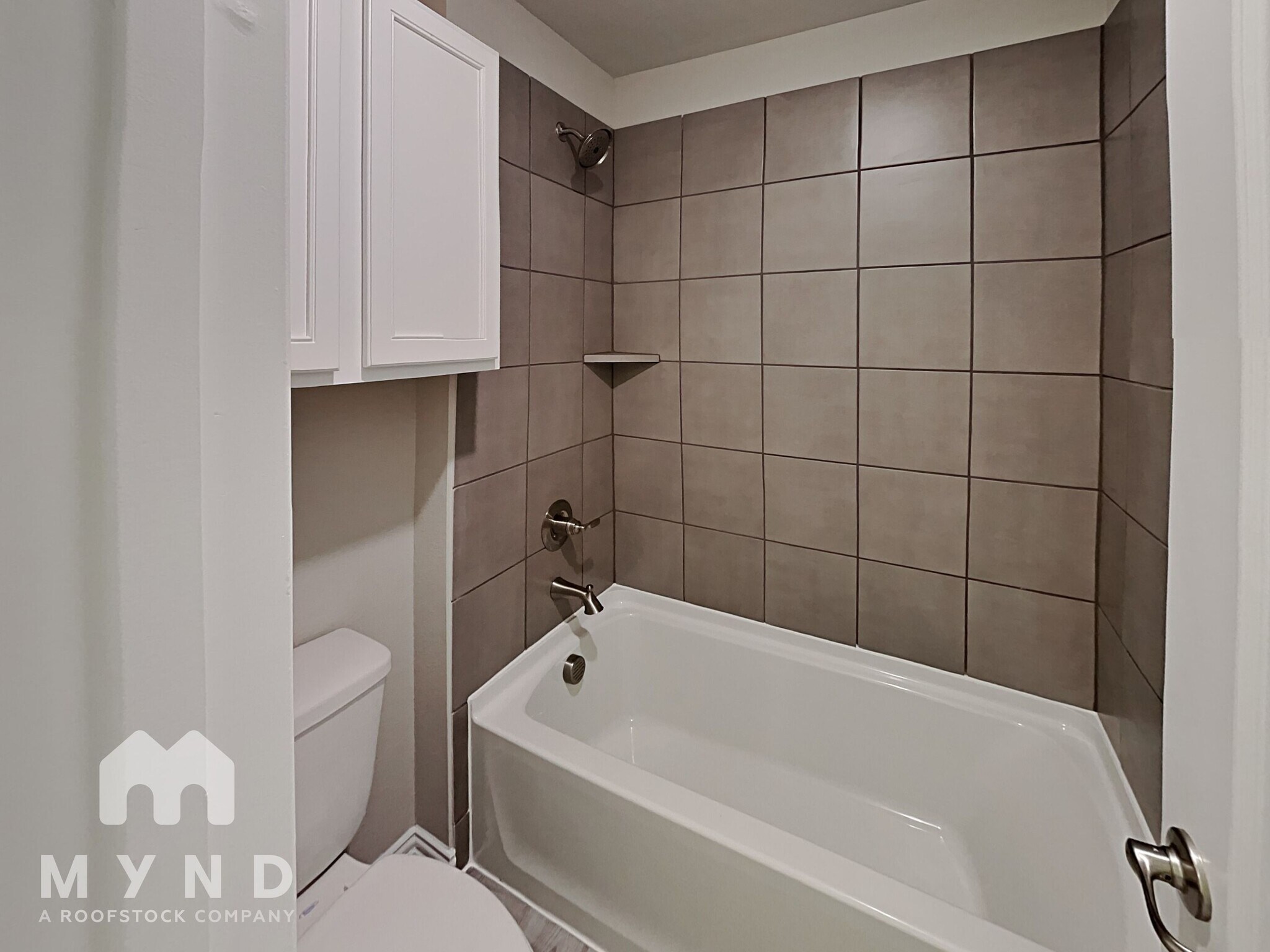 Building Photo - 1272 Alamo Dr