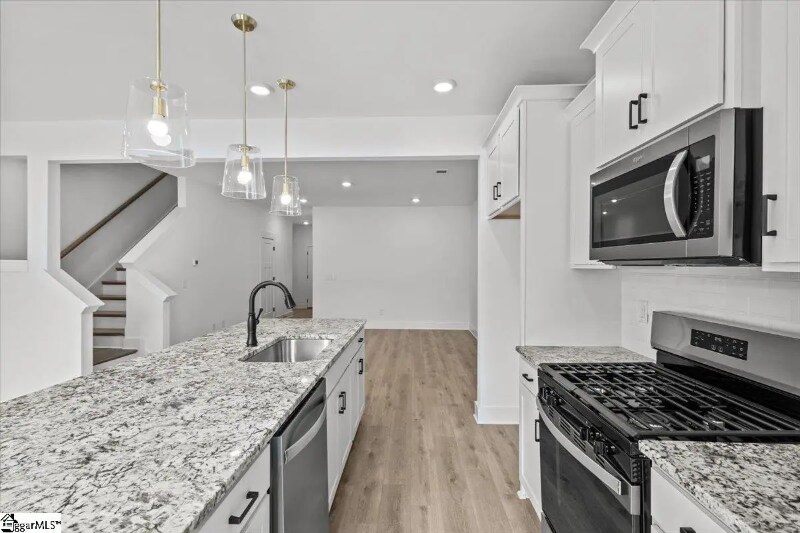 Building Photo - 208 Curhill Ln