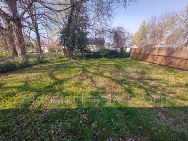 Building Photo - 5611 Johnsontown Rd
