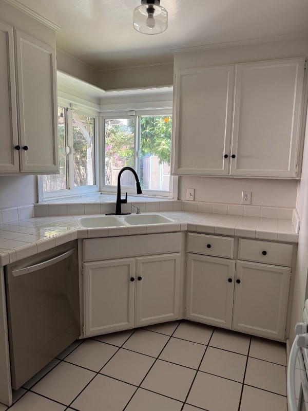 Building Photo - 1430 W Locust St