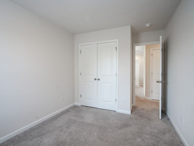 Building Photo - 107 Sunriff CT