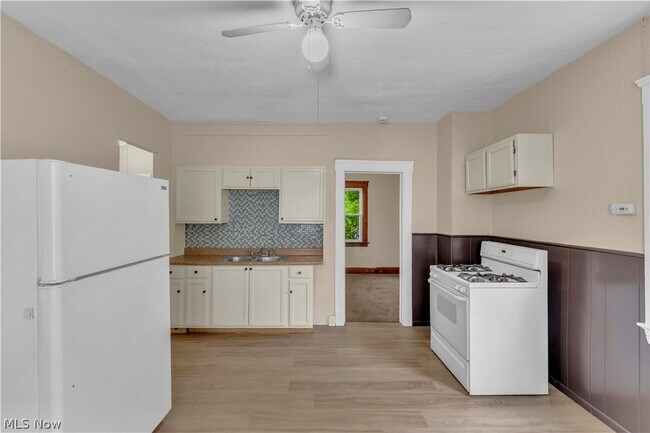 Building Photo - 3617 E 57th St