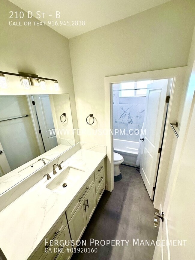 Building Photo - 210 D St