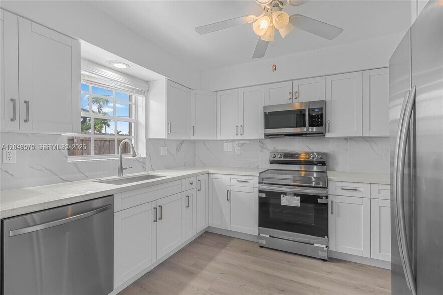 Building Photo - 9075 SW 48th Ter