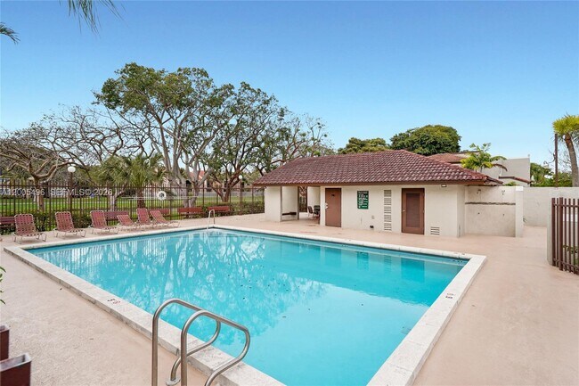 Building Photo - 10535 SW 154th Ct