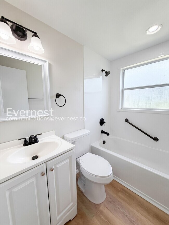 Building Photo - Cozy 2 Bed, 1 Bath Home with Patio and Garage | Pet Friendly | Available Now!
