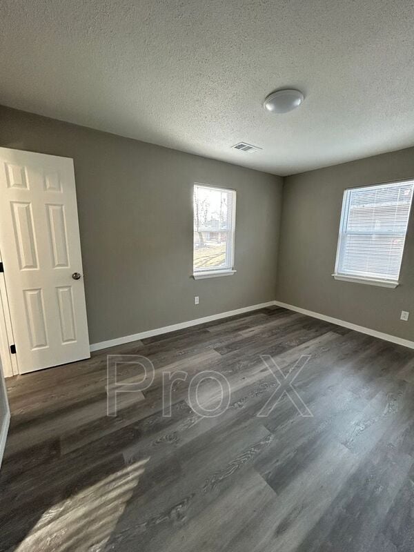 Building Photo - 516 E Park St