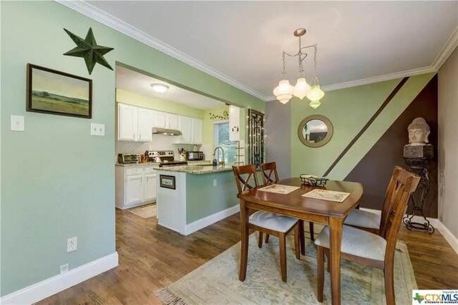 Building Photo - 13218 Villa Park Dr