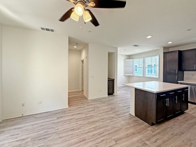 Building Photo - Bright & Inviting 2BR/2.5BA Townhome Near ...