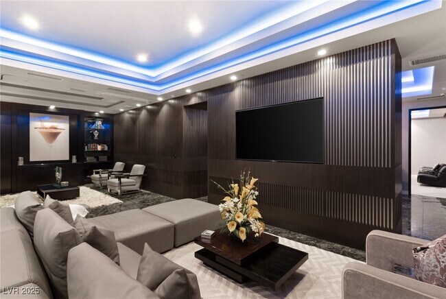 Building Photo - 3750 S Las Vegas Blvd