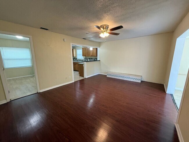 Building Photo - home for rent in South St. Pete