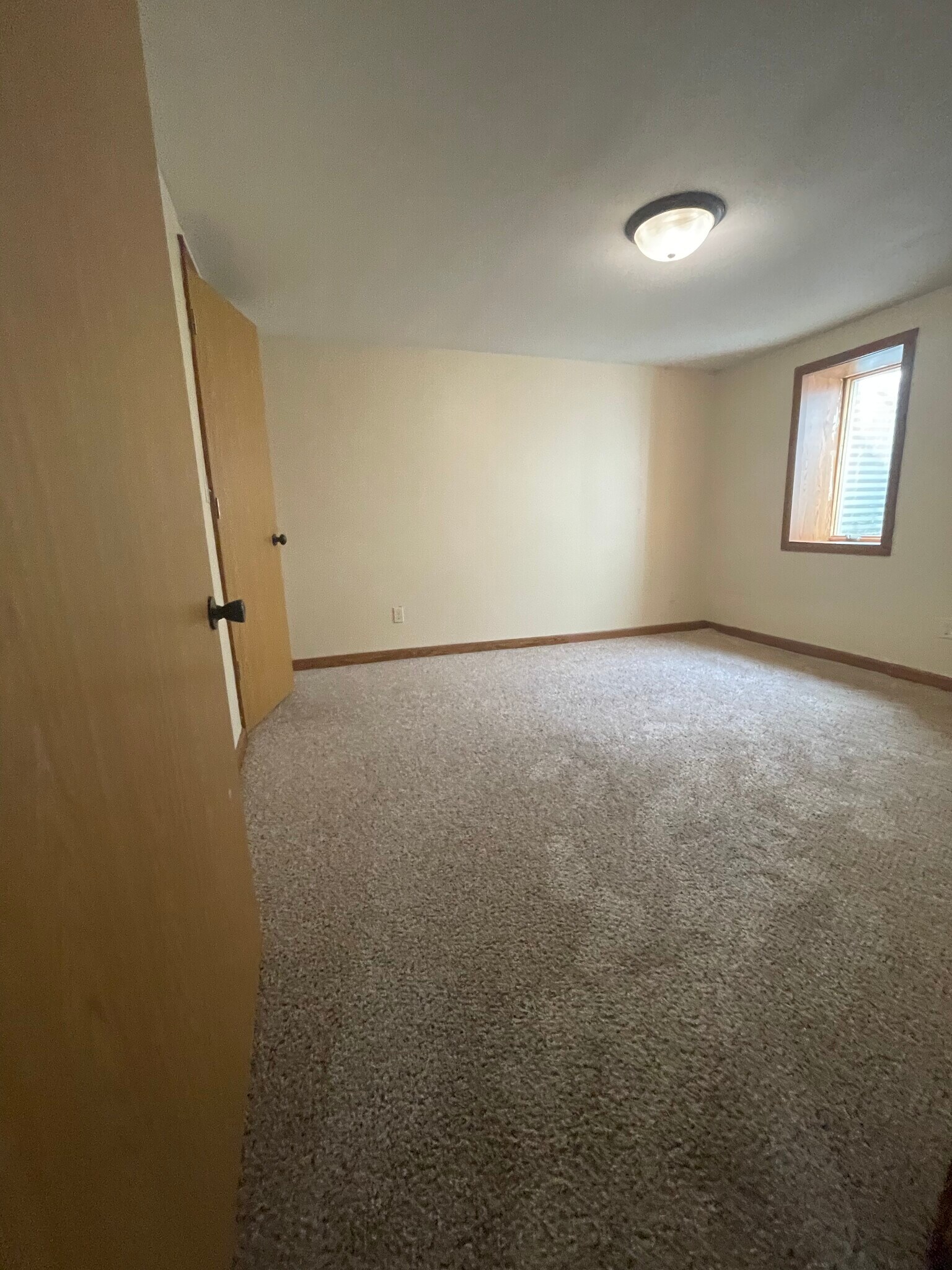 Building Photo - 20427 W Clark Ave Apt 11