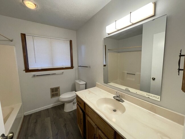 Building Photo - 1240 Stetson Rd