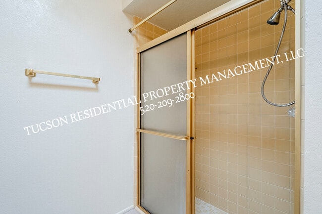 Building Photo - 5084 N Camino Del Lazo