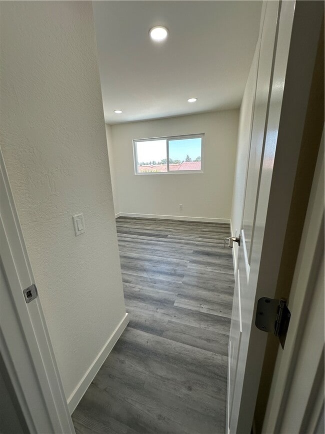 Building Photo - 5641 Newman St
