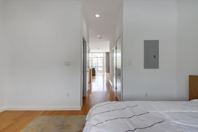 Building Photo - 508 E 53rd St