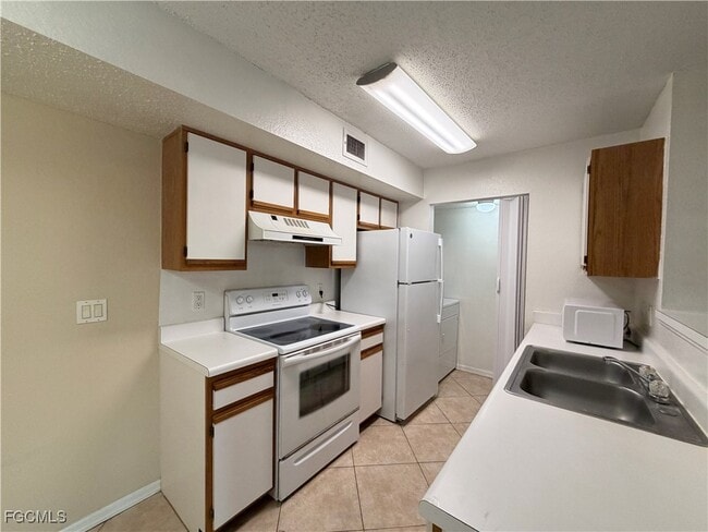 Building Photo - 12520 Equestrian Cir