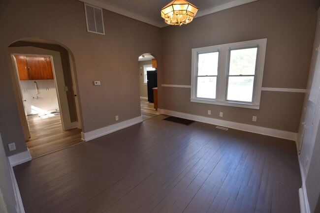 Building Photo - Baldwin/Lincoln Triplex