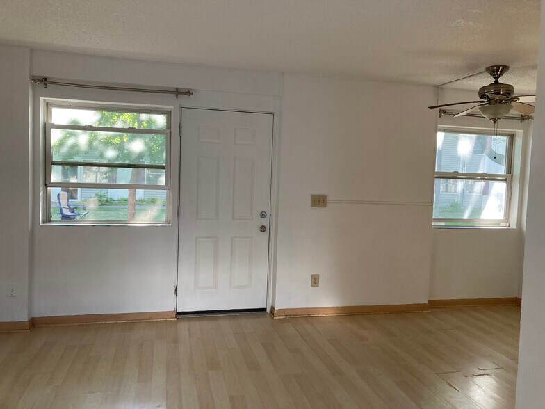 Building Photo - 1531 American Blvd E