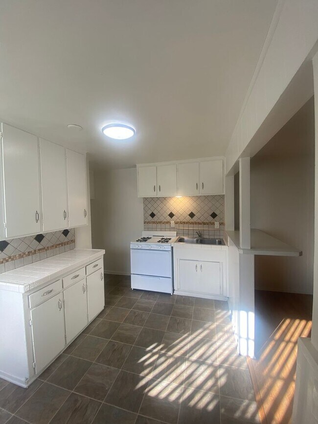 Building Photo - Randall Apartments