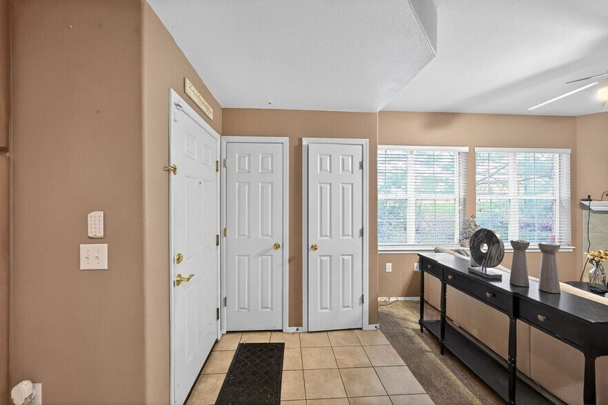 Building Photo - 16386 E Fremont Ave