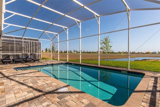 Building Photo - 1525 Flange Dr