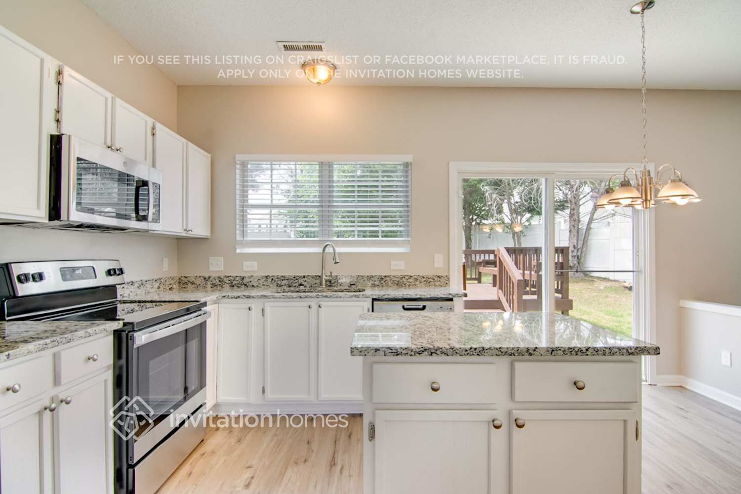 Building Photo - 3004 Riverbrooke Dr