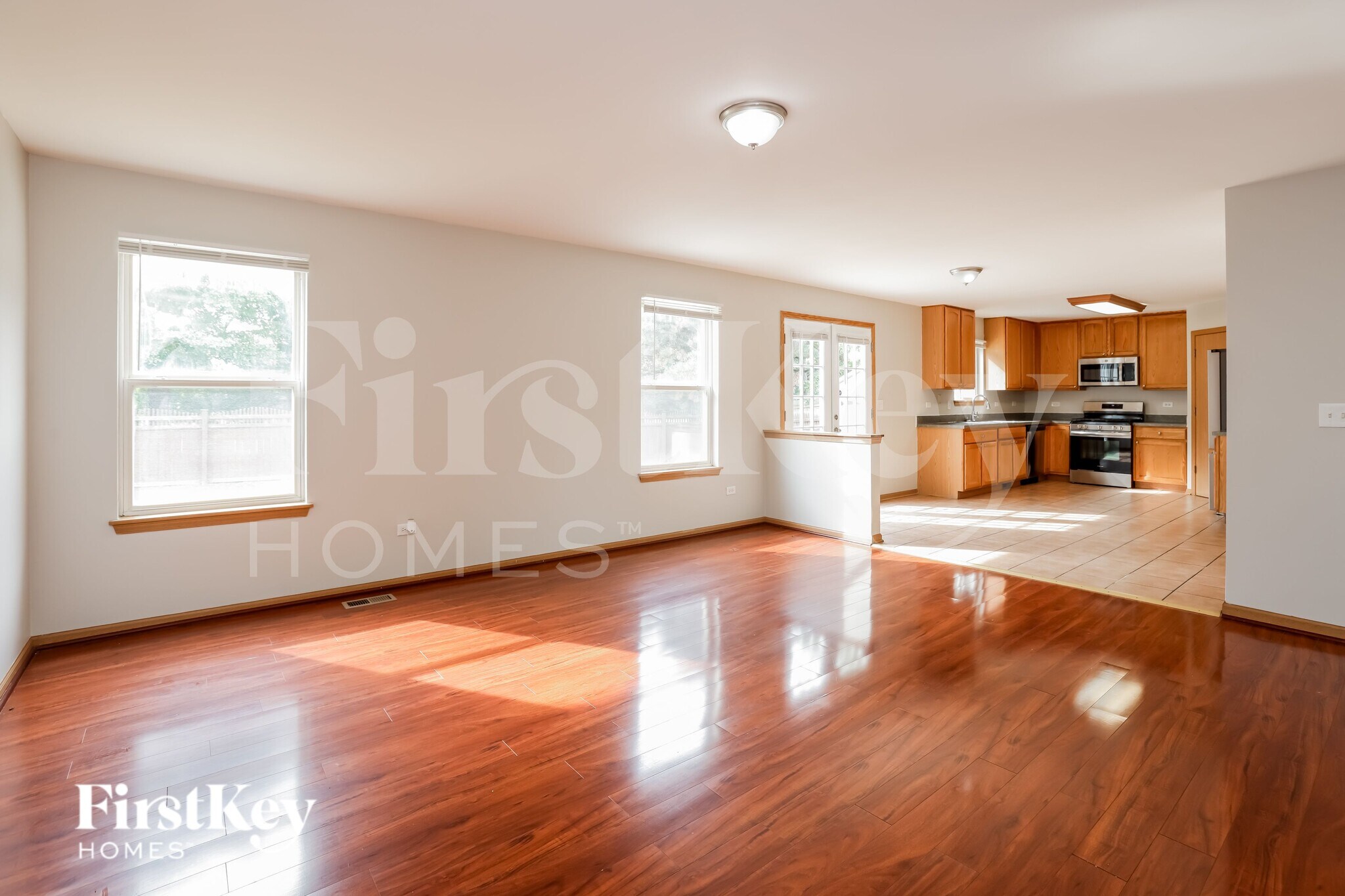 Building Photo - 7010 Paradise Cir