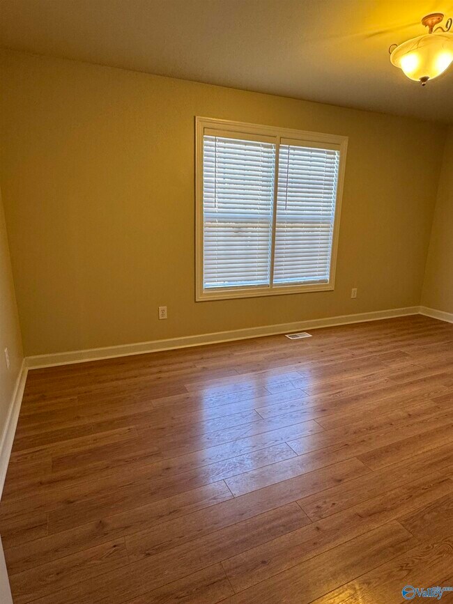 Building Photo - 101 Willowmere Cir