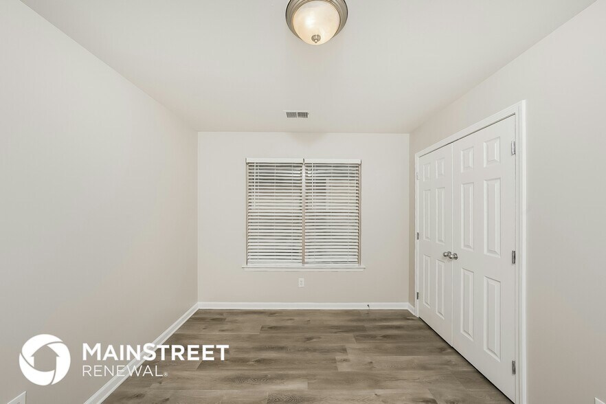 Building Photo - 485 Fox Run Cir