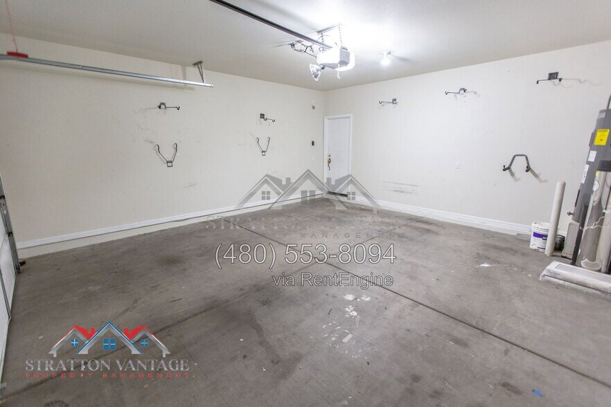 Building Photo - 21113 E Stonecrest Dr
