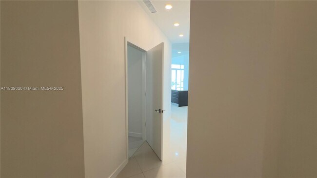 Building Photo - 7825 NW 107th Ave