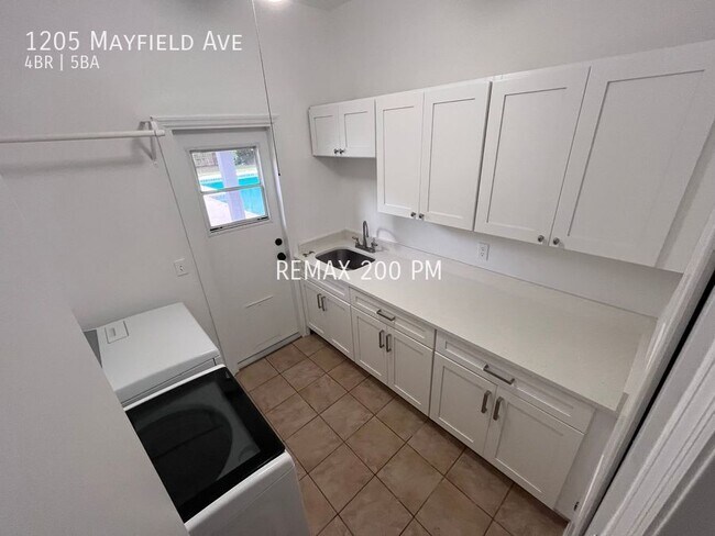 Building Photo - 1205 Mayfield Ave