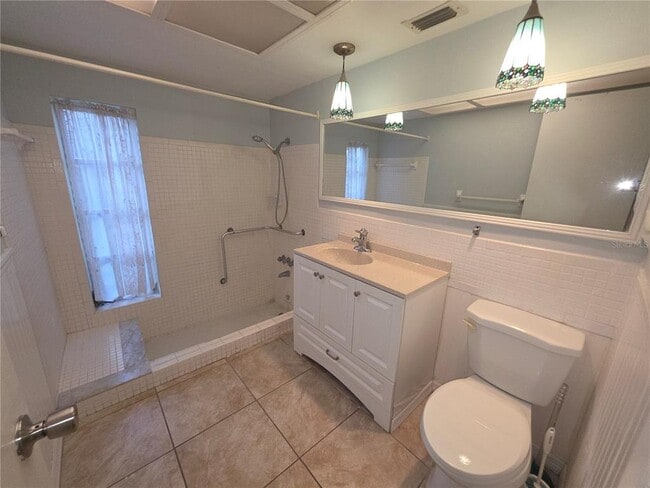 Building Photo - 3431 Overland Dr