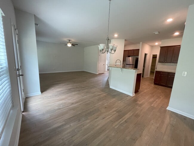 Building Photo - 1213 Raven Rd