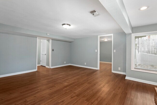 Building Photo - 3513 NE Stanton St