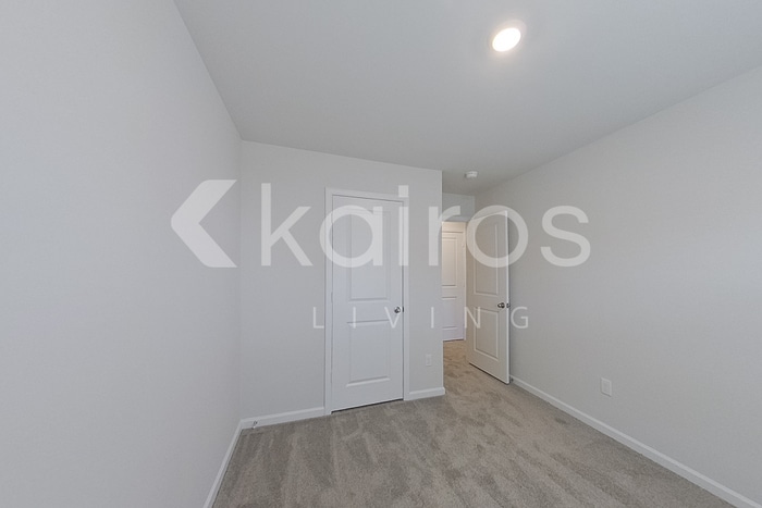 Building Photo - 2119 Banyon Cir